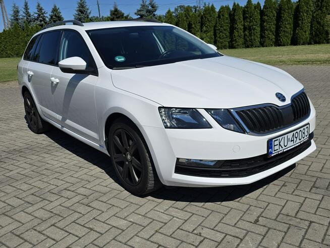 Škoda Octavia 1,6tdi Automat(DSG)Navi.Ledy.Klimatr 2 str.Tempomat.Parktronic.Hak