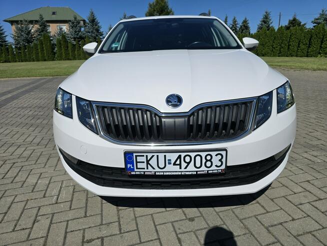 Škoda Octavia 1,6tdi Automat(DSG)Navi.Ledy.Klimatr 2 str.Tempomat.Parktronic.Hak