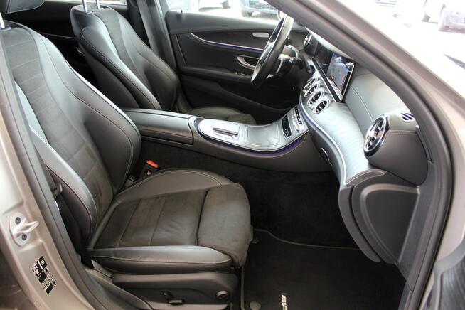 Mercedes E 220 4x4 SalonPL FV23% AMG & Night Ambient Navi Kamera LED