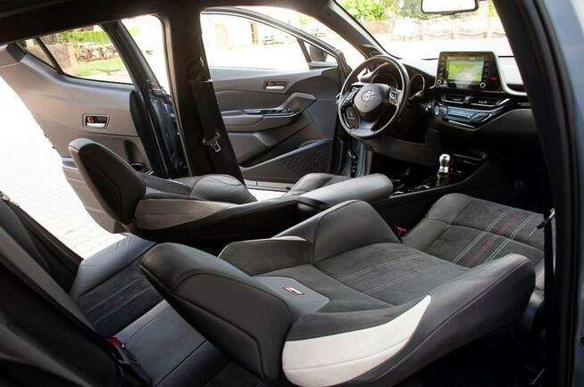 Toyota C-HR 2.0 Hybrid * GR Sport * 184KM * Tylko 16tys przebiegu * 2 x Koła *