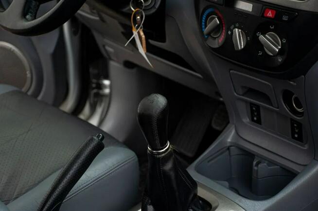 Toyota RAV-4 BEZ RDZY* 4x4 * 3DRzwiowa * 2.0 Benzyna*Klima*Hak*Skóry*Opłacona