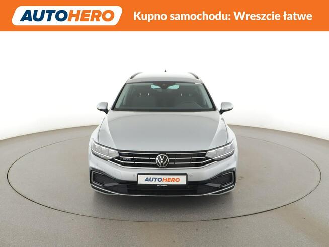 Volkswagen Passat Variant FV23% PHEV automat navi grzane fotele climatronic kamera ACC