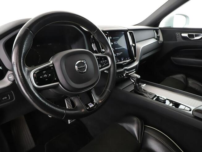 Volvo XC 60 4x4 automat full LED skóra/alcantara panorama navi kamery grzane fotel