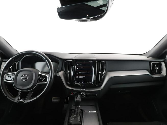Volvo XC 60 4x4 automat full LED skóra/alcantara panorama navi kamery grzane fotel