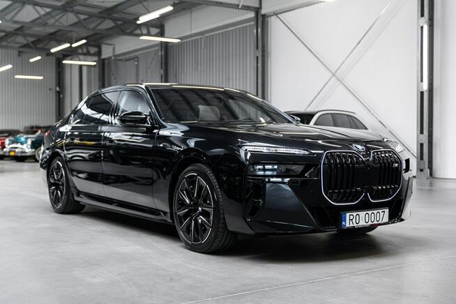 BMW M760 Gwarancja 01.2029. Pełne wyposażenie. PPF. TV. Gran Lusso.
