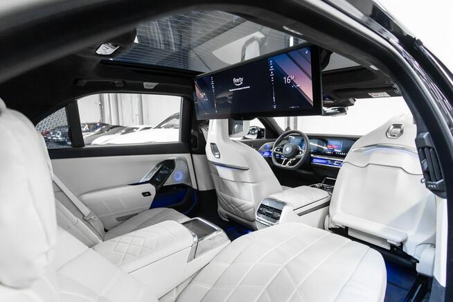 BMW M760 Gwarancja 01.2029. Pełne wyposażenie. PPF. TV. Gran Lusso.