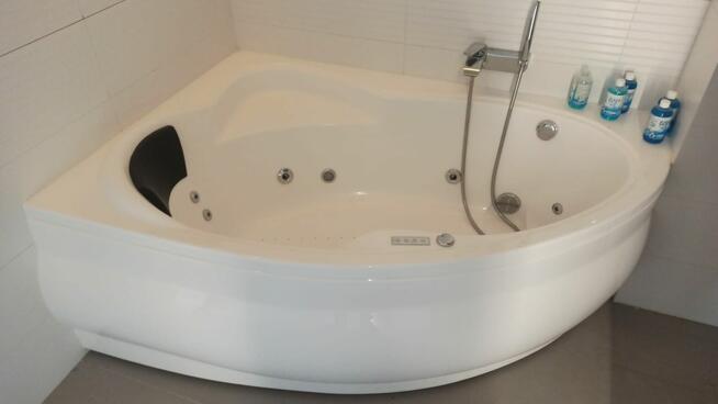 Wanna z hydromasażem POOLSPA