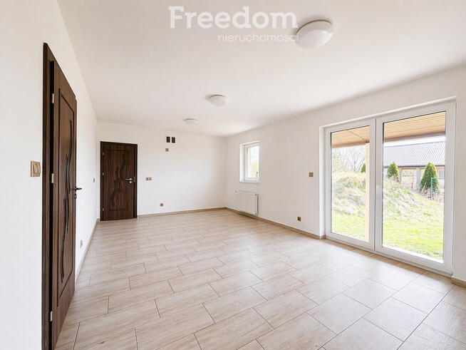 Nowy, parterowy dom + poddasze-na działce 1000 m2