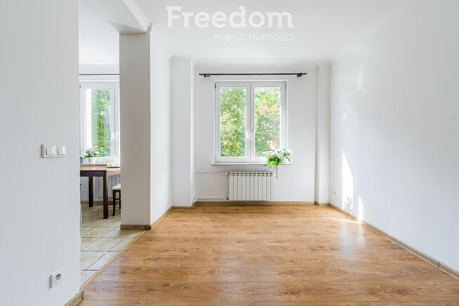 Kawalerka 23,80 m2 z oddzielną kuchnią.