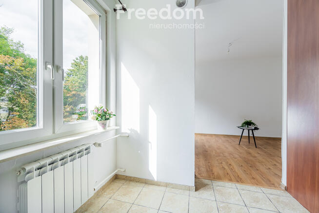 Kawalerka 23,80 m2 z oddzielną kuchnią.