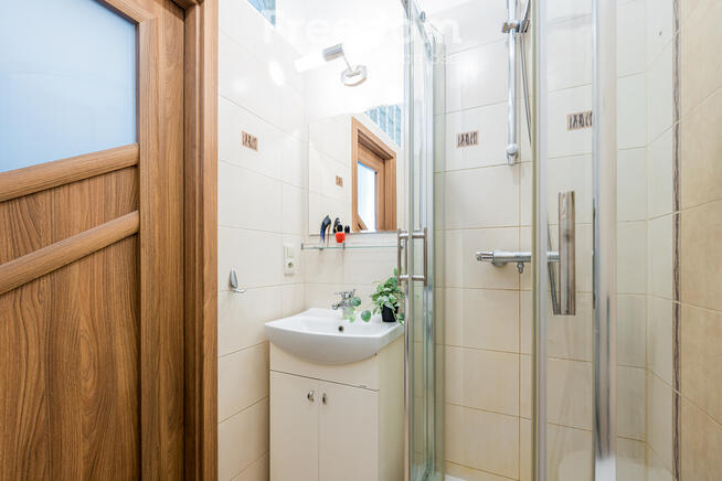 Kawalerka 23,80 m2 z oddzielną kuchnią.