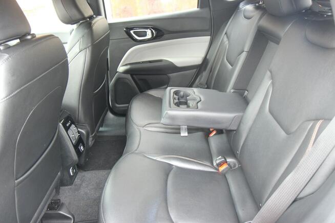 Jeep Compass 2024r. LIMITED 2,0 TURBO 200Km benzyna ALUFELGI 18" 15737KM Nowe