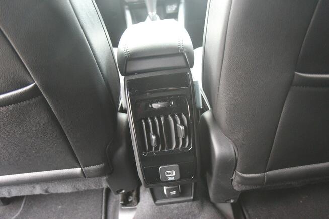 Jeep Compass 2024r. LIMITED 2,0 TURBO 200Km benzyna ALUFELGI 18" 15737KM Nowe
