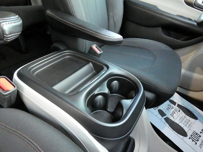 Chrysler Pacifica 8 OSÓB*EL. Drzwi*NOWY LPG*168 tyś km*Kamera*El. Klapa*ZAMIANA