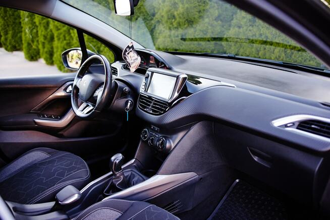 Peugeot 2008 1.6HDI_100KM_Lift_Navi_Led_Allure