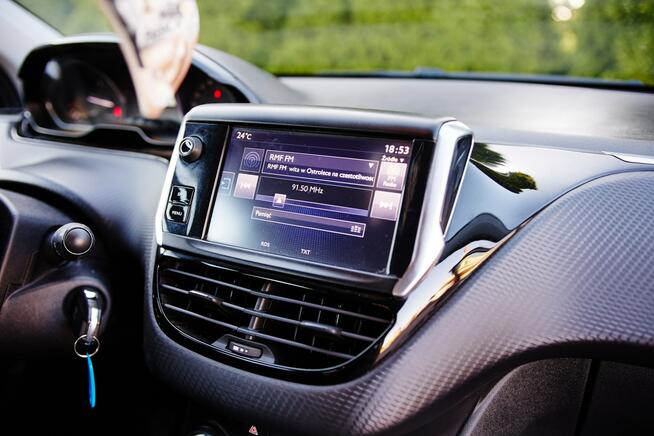 Peugeot 2008 1.6HDI_100KM_Lift_Navi_Led_Allure