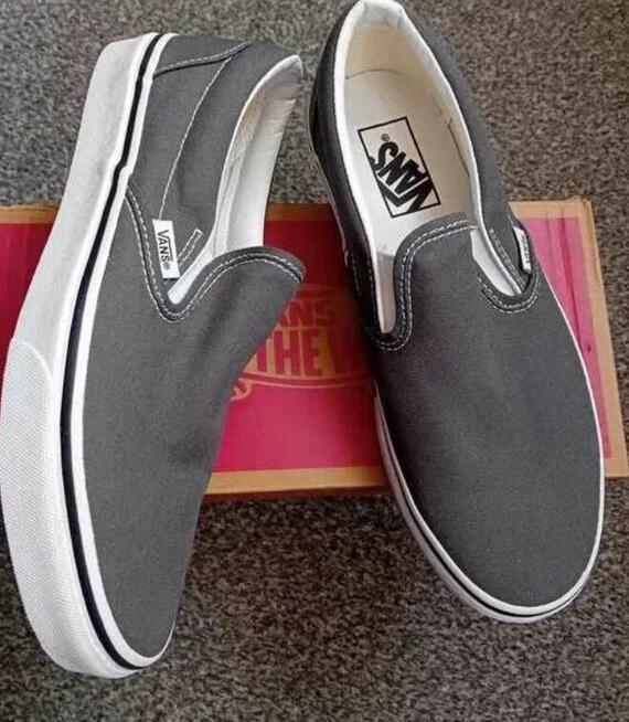 Nowe trampki VANS Classic Slip-On Charcoal VN000EYECHR1 roz.