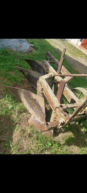 Pług 2 lub 3skibowy do traktora c330 .t25
