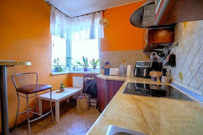 Z osobną kuchnią, balkon 2 pokojowe, młode osiedle