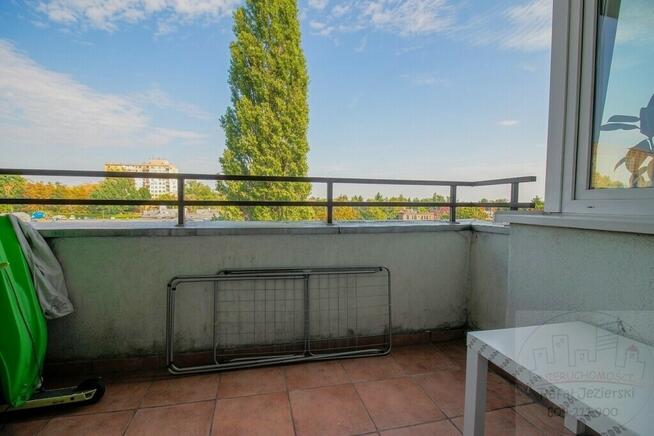 Z osobną kuchnią, balkon 2 pokojowe, młode osiedle