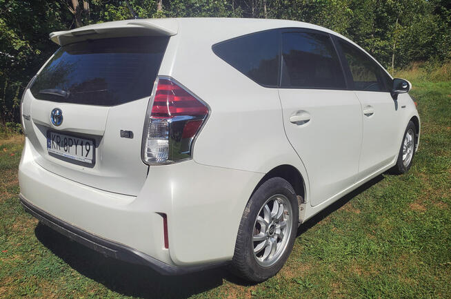 Toyota Prius v 2015 | BOGATA WERSJA | Biała Perła | 1.8 Hybr