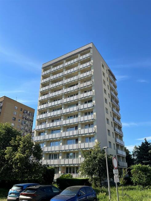 Chorzów Batory 2 pokoje, 2 balkony, duża ustawna kuchnia.