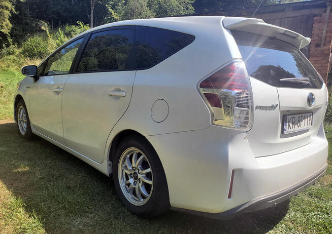 Toyota Prius v 2015 | BOGATA WERSJA | Biała Perła | 1.8 Hybr