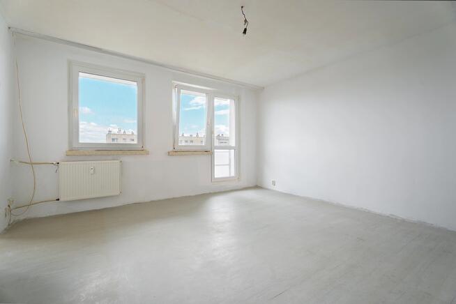 Przestronna kawalerka 36 m², osiedle Sikorskiego, do remontu