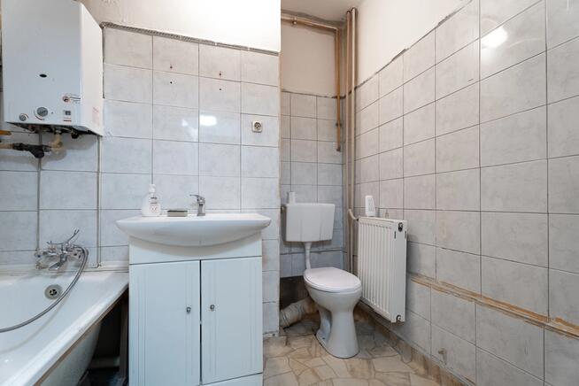 Przestronna kawalerka 36 m², osiedle Sikorskiego, do remontu