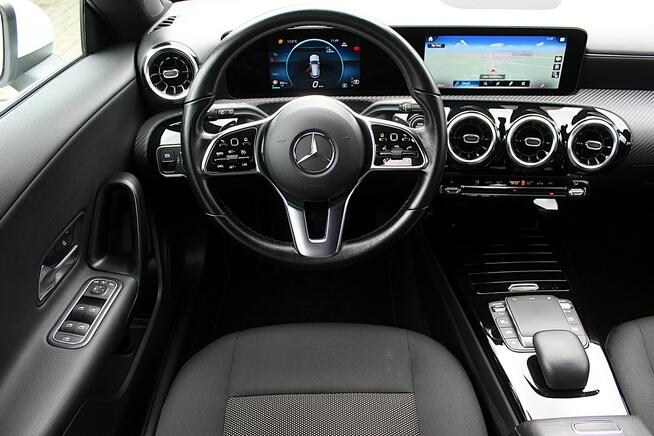 Mercedes CLA 180 SalonPL FV23% Nawigacja LED Kamera Cofania Tempomat Parktronic