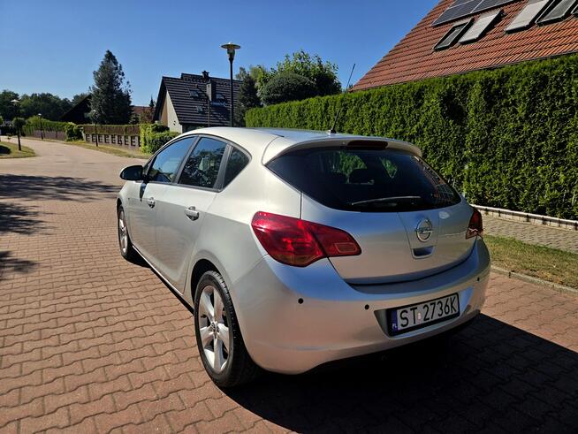 Opel Astra HB 1.6 Benz. 115KM 2010r Tempomat, Grzane Fotele, Manual