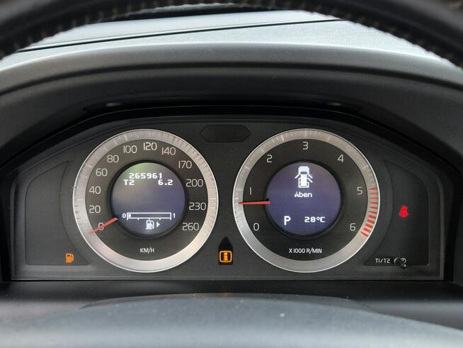 Volvo XC 60 2,4D5 225KM AWD/SUMMUM/Navi/Skóra/Alufelgi/Led/Xenon/Serwis/