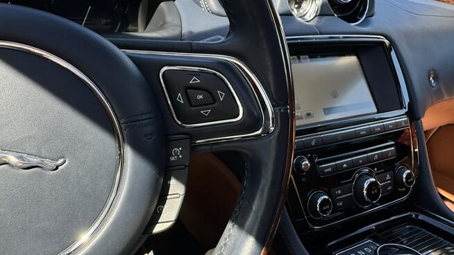 Jaguar XJ 3.0T 4x4 4xWentyle 4xMasaże Panorama Long Meridian Super Stan M pole
