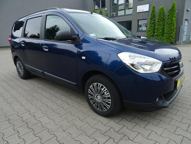 Dacia Lodgy Praktyczne , pojemne kombi z niezawodnym silnikiem za niską cenę.