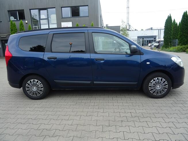 Dacia Lodgy Praktyczne , pojemne kombi z niezawodnym silnikiem za niską cenę.