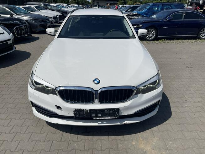 BMW 520 Sport Line XDrive Skóra Kamera HAK Podgrzewanie 190KM