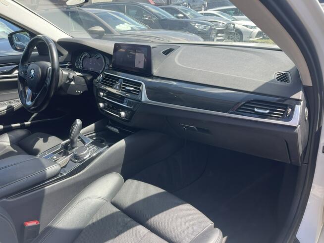 BMW 520 Sport Line XDrive Skóra Kamera HAK Podgrzewanie 190KM