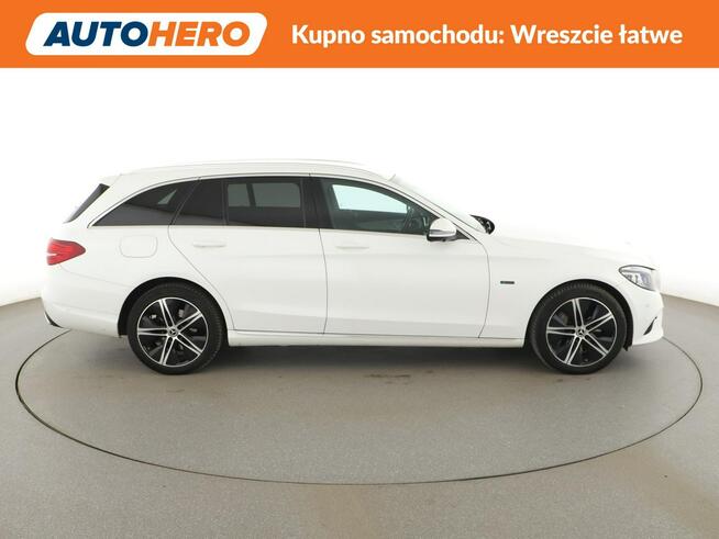 Mercedes C 300 multibeam led navi kamera automat phev skóra auto klima