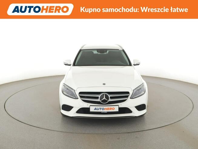 Mercedes C 300 multibeam led navi kamera automat phev skóra auto klima