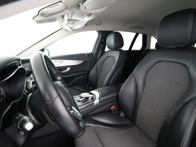 Mercedes C 300 multibeam led navi kamera automat phev skóra auto klima