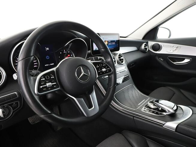 Mercedes C 300 multibeam led navi kamera automat phev skóra auto klima