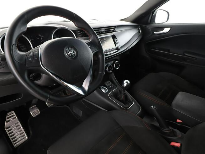 Alfa Romeo Giulietta navi klima auto czujniki parkowania