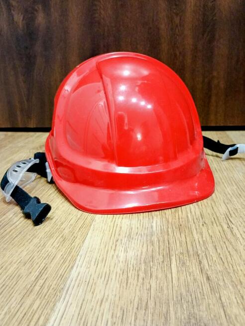 Sprzedam -Kaski -budowlane -NÓWKI-za 7-sztuk -190zl