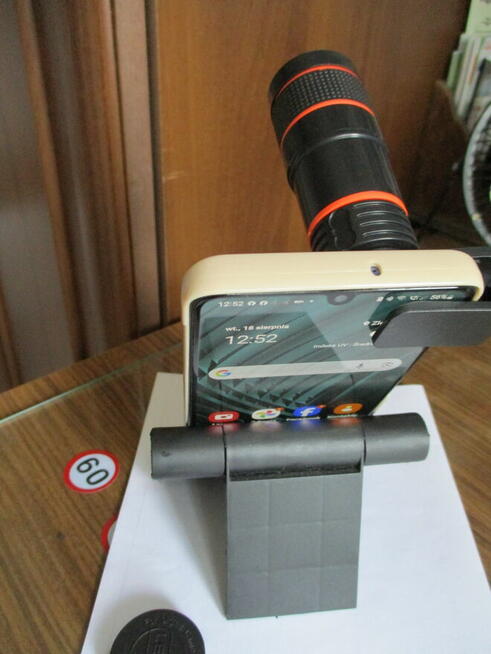 Przenośny Teleskop Jednoogniskowy 8x do Smartfonów.