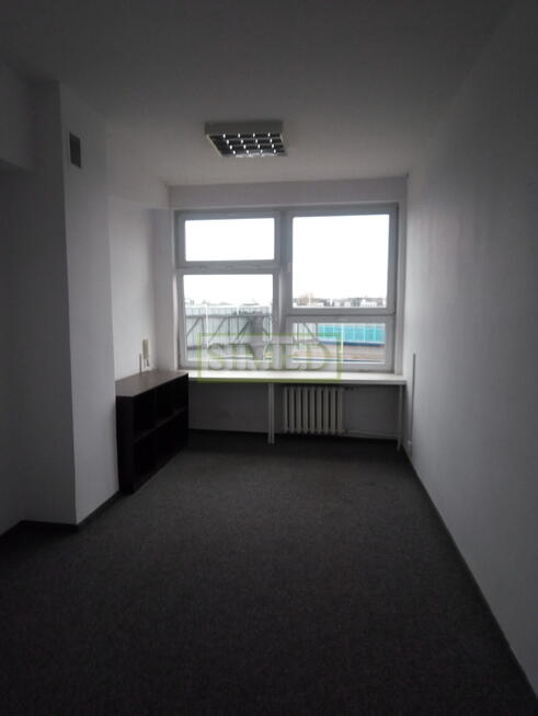 Po remoncie,kameralny biurowiec,parking,dost24h