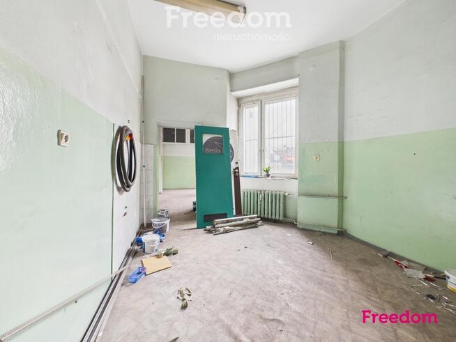 Lokal na parterze pod własny biznes