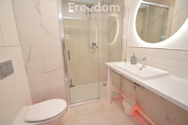 Nowy apartament z balkonem.