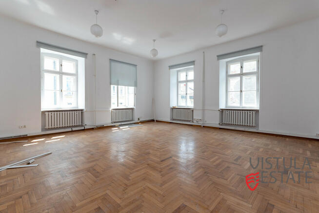 Piętro w kamienicy | 800 m2
