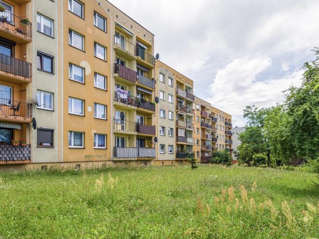 Przestronne z balkonem i widokiem na zieleń, 3pok