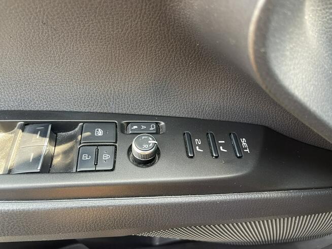 Toyota Camry Executive Hybryda Auto. Skóra Podgrzewanie Kamery360 230KM